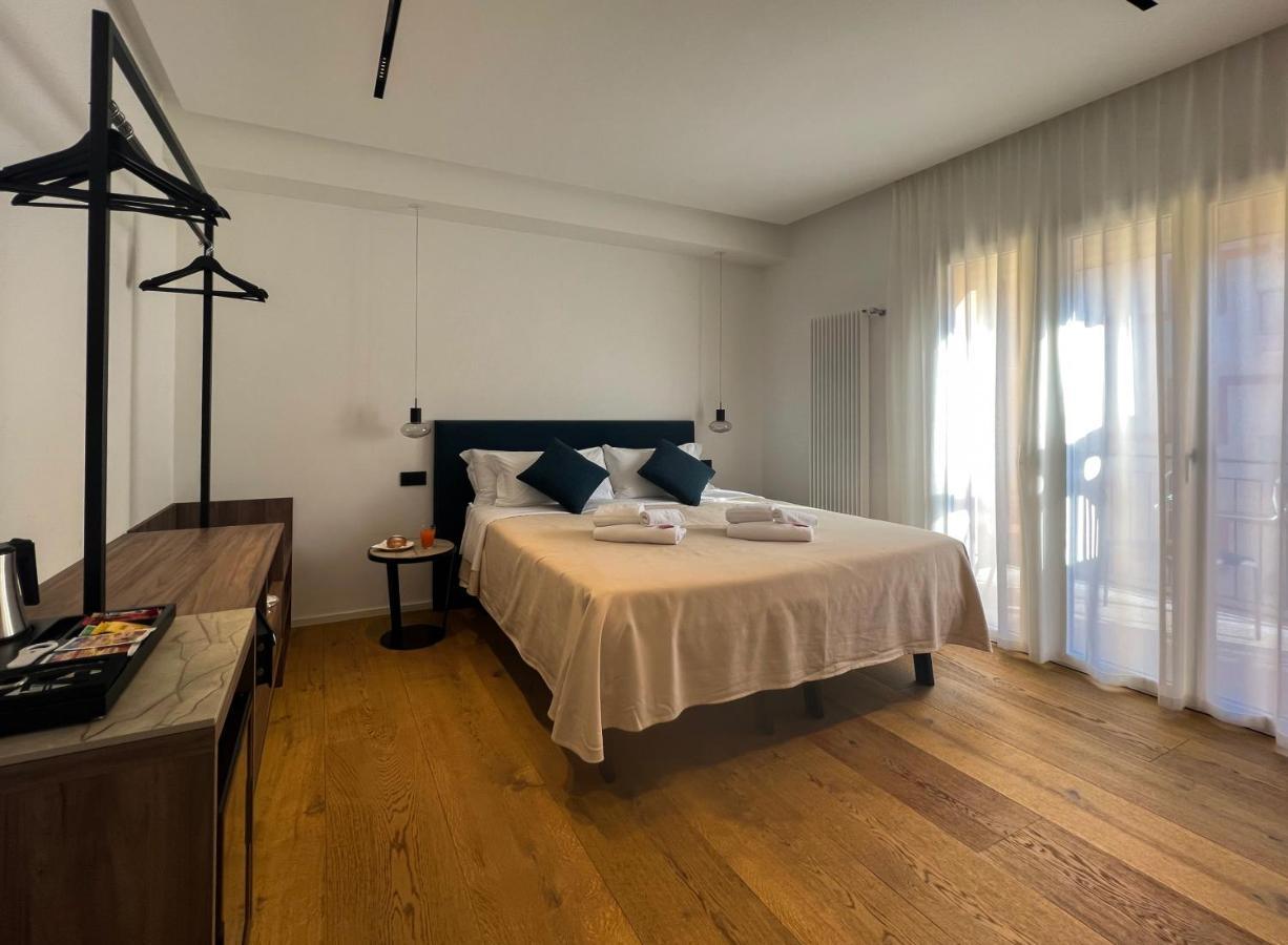 B&B Le Suites Di Costanza Cefalù Eksteriør billede