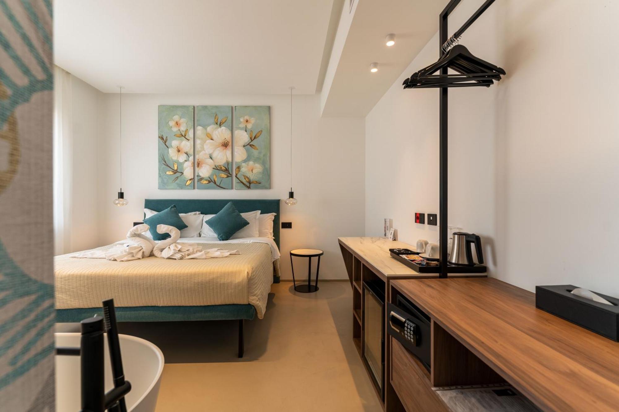 B&B Le Suites Di Costanza Cefalù Eksteriør billede